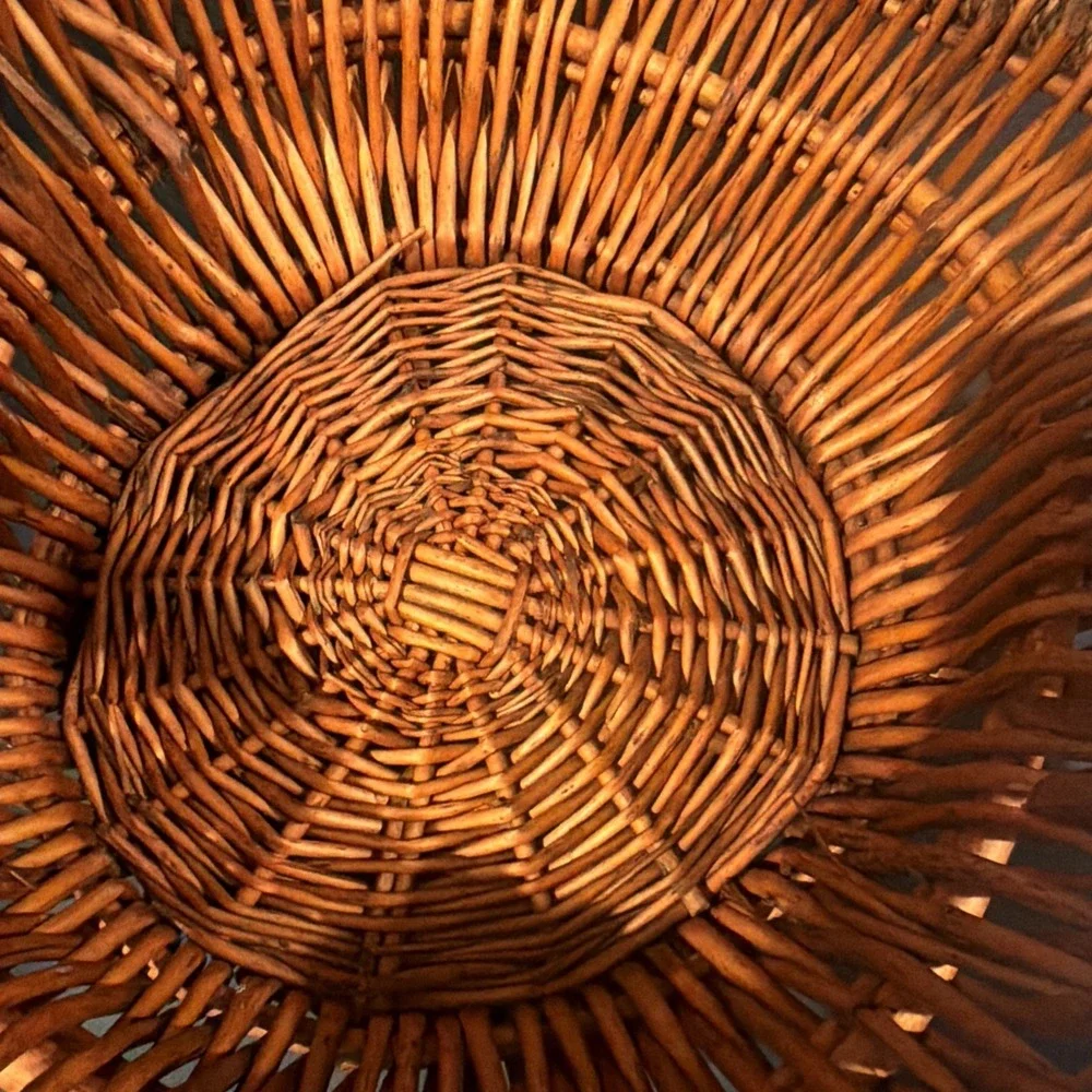 LG‎ Rustic Wicker Gathering Basket Farmhouse Cottagecore Decor Reinforced Handle